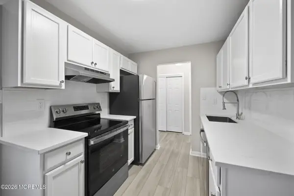 127 Amberly Drive #C, Manalapan, NJ 07726