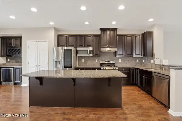 4 Jake Drive, Tinton Falls, NJ 07712