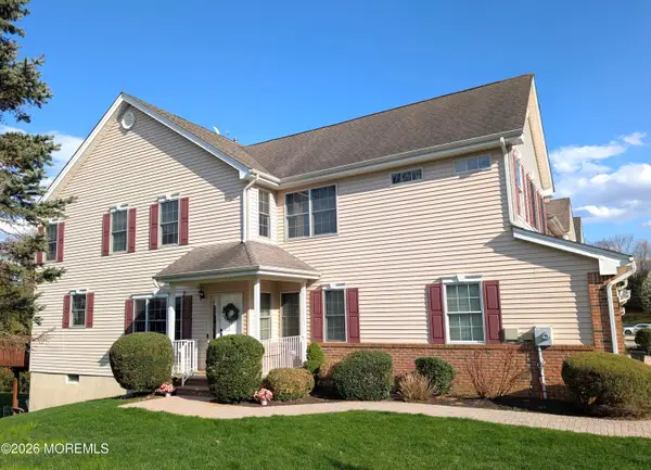 107 Whitlock Court, Manalapan, NJ 07726
