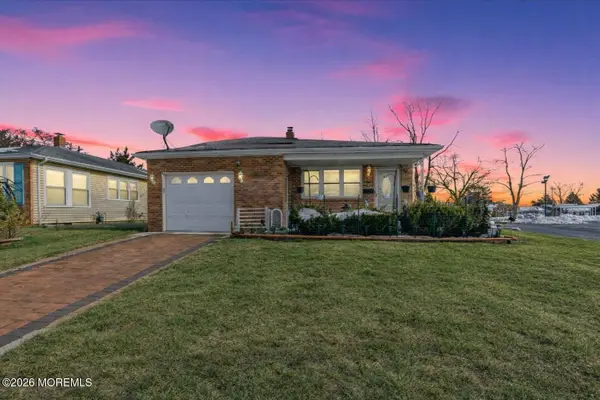 2 Liberta Drive, Toms River, NJ 08757