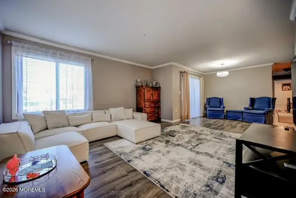 19 Pine Cluster Circle #A, Manalapan, NJ 07726