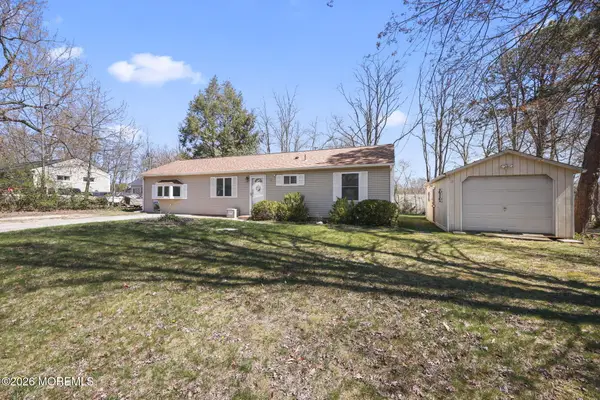 4 Spruce Road, Howell, NJ 07731