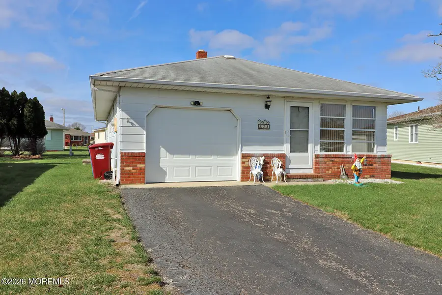 23 Capri Court, Toms River, NJ 08757 - #3