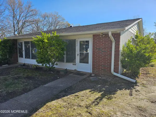 533 Dartmoor Court #F, Lakewood, NJ 08701