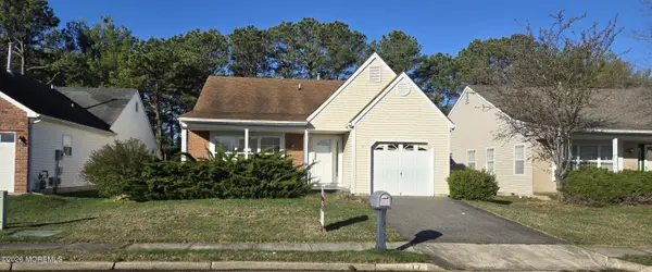 17 Trent Drive, Toms River, NJ 08757