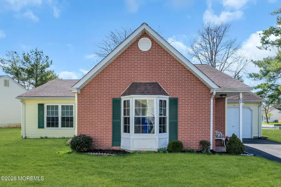 22 Farnworth Close #1000, Freehold, NJ 07728 - #2