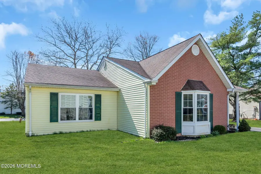 22 Farnworth Close #1000, Freehold, NJ 07728 - #3