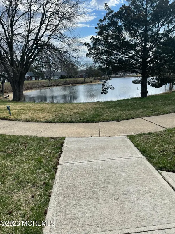 404A Picardy Court, Lakewood, NJ 08701