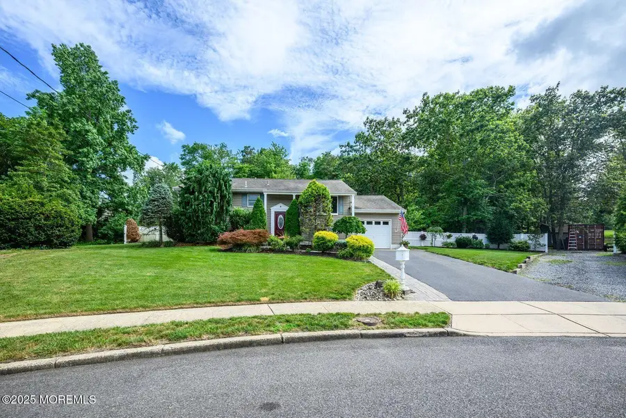 2 Darien Circle, Howell, NJ 07731 - #2