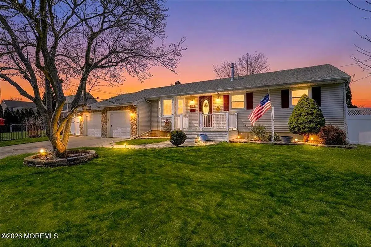 194 Park Place, Belford, NJ 07718 - #1