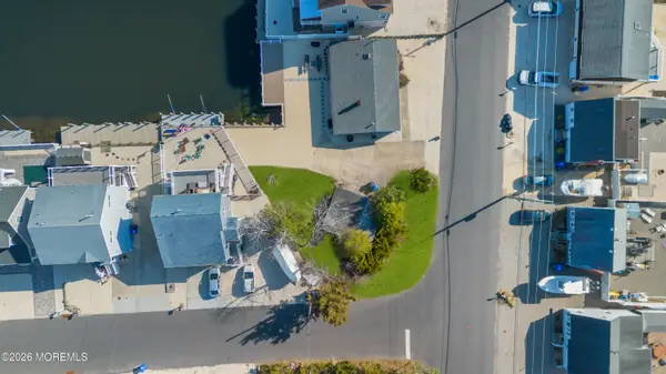 3 Linda Road, Manahawkin, NJ 08050