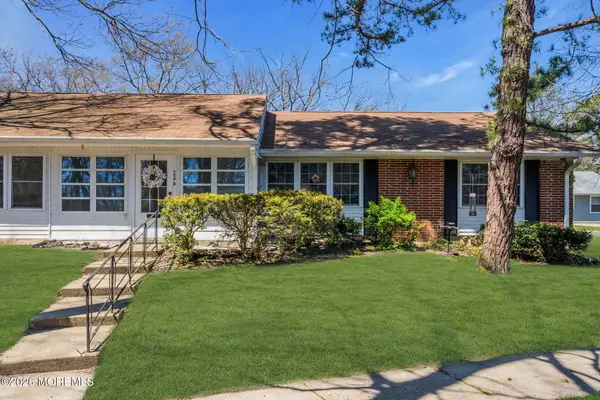 500B Thornbury Court #B, Lakewood, NJ 08701