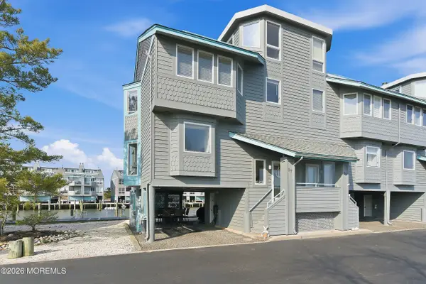 37 Grand Bay Harbor Drive, Waretown, NJ 08758