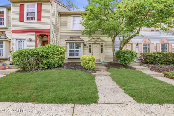 243 Zachary Court, Lakewood, NJ 08701