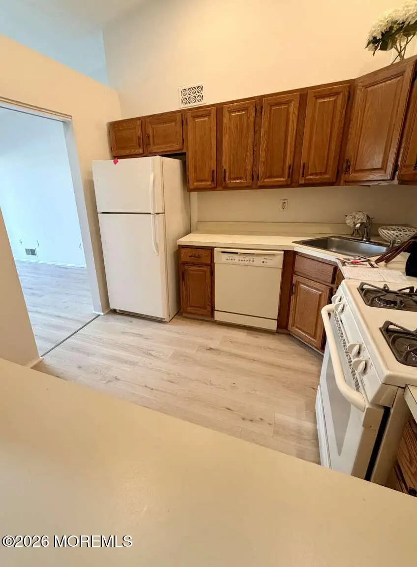 24 Players Circle, Tinton Falls, NJ 07701 - #2