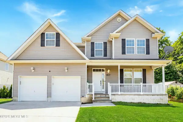 817 Locust Road, Beachwood, NJ 08722