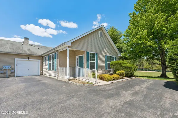28 Fennel Court, Manchester, NJ 08759