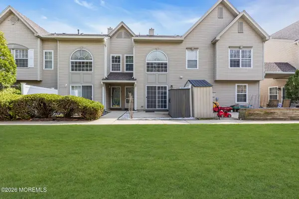 45 Dover Court, Tinton Falls, NJ 07712