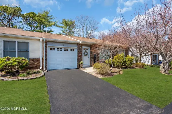 161 Gayle Court, Lakewood, NJ 08701