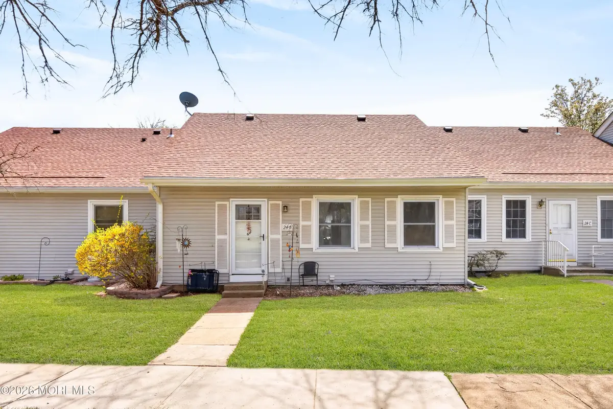 24 Calle De Elvira #B, Freehold, NJ 07728 - #1