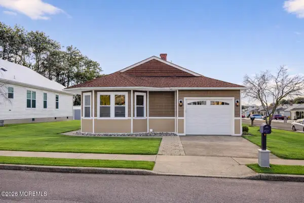 199 Canterbury Lane, Toms River, NJ 08757