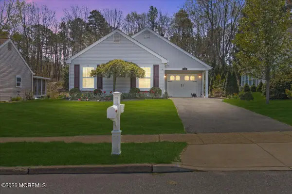 32 Buckingham Drive, Southampton, NJ 08088