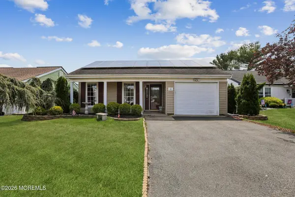 66 Mansfield Avenue, Manchester, NJ 08759