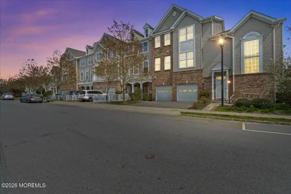 128 Melanie Way, Manahawkin, NJ 08050