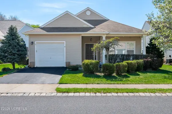 16 Kensington Road, Manchester, NJ 08759