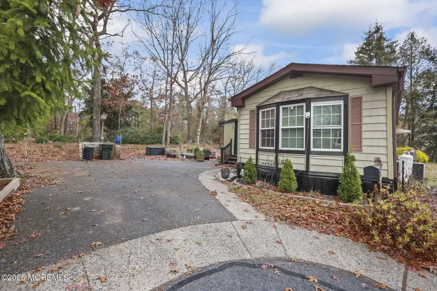 6 Taft Street, Howell, NJ 07731 - #3