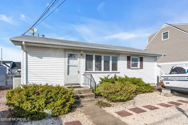 330 Cheryl Drive, Toms River, NJ 08753