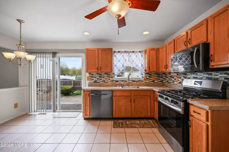 23 Dogwood Court, Cliffwood, NJ 07721 - #3