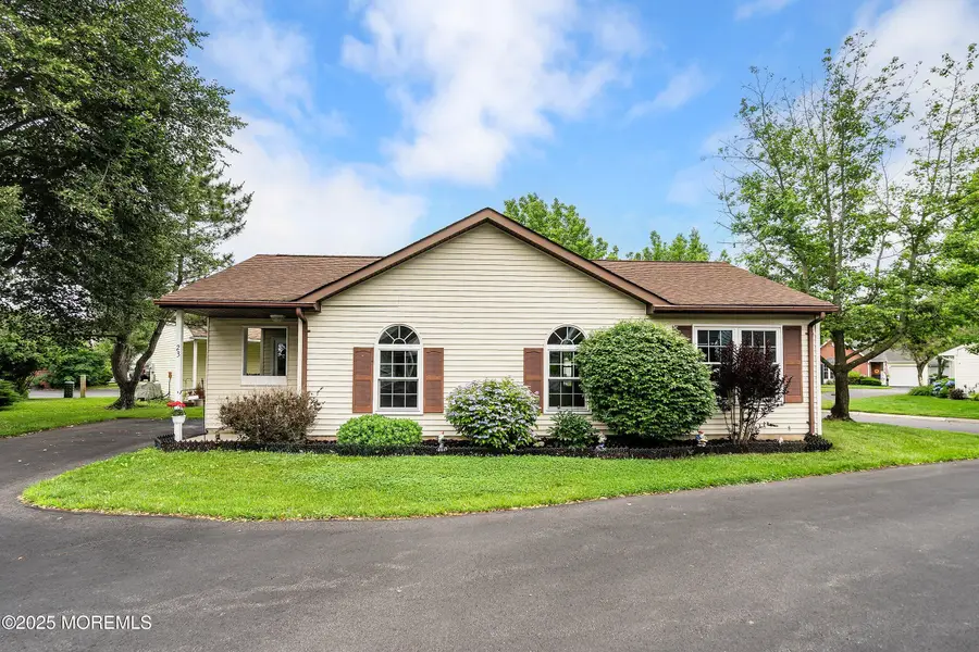 23 Datchet Close #1000, Freehold, NJ 07728 - #2