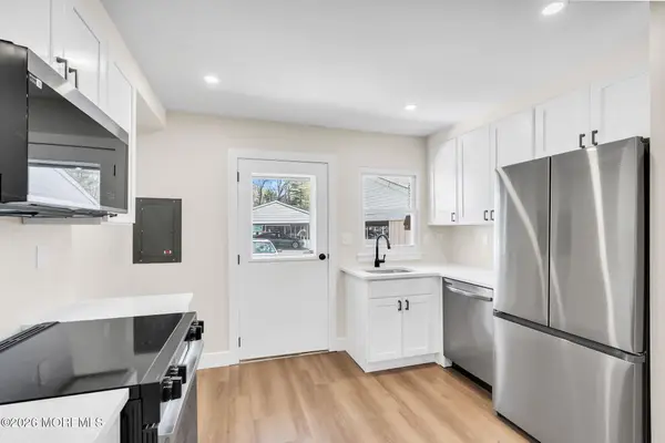 50B Cambridge Court #100b, Lakewood, NJ 08701