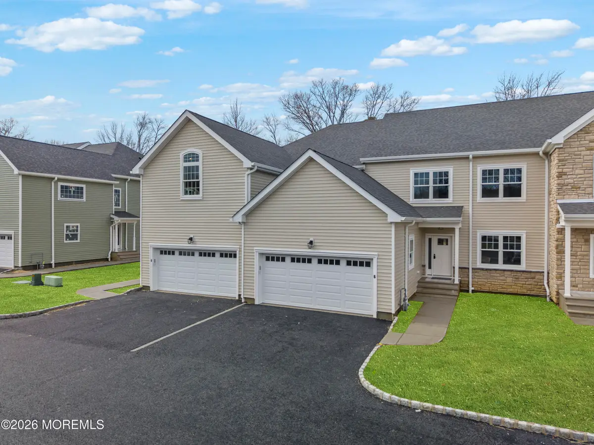 22 Remington Court, Farmingdale, NJ 07727 - #1
