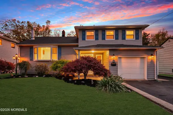 17 Hollywood Drive, Woodbridge, NJ 07095