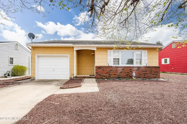 233 Westbrook Drive, Toms River, NJ 08757