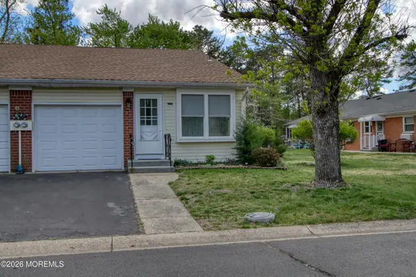 8 Hamilton Lane #B, Whiting, NJ 08759