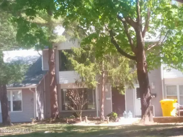 148 Coventry Drive, Lakewood, NJ 08701