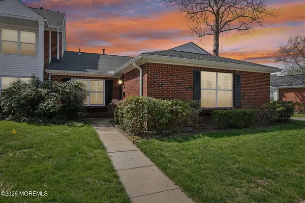 9 Dogwood Court, Spring Lake Heights, NJ 07762