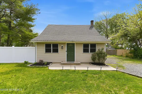 308 Longfellow Avenue, Toms River, NJ 08753