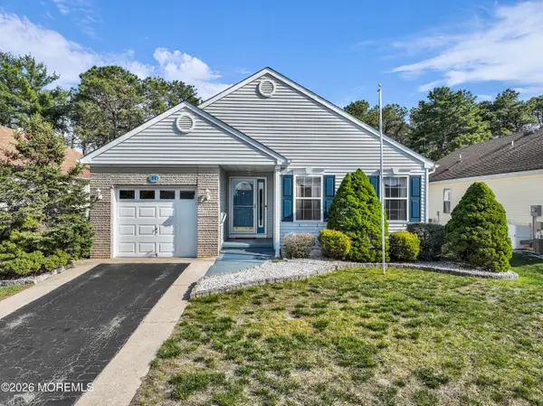 81 Woodstock Drive, Toms River, NJ 08757