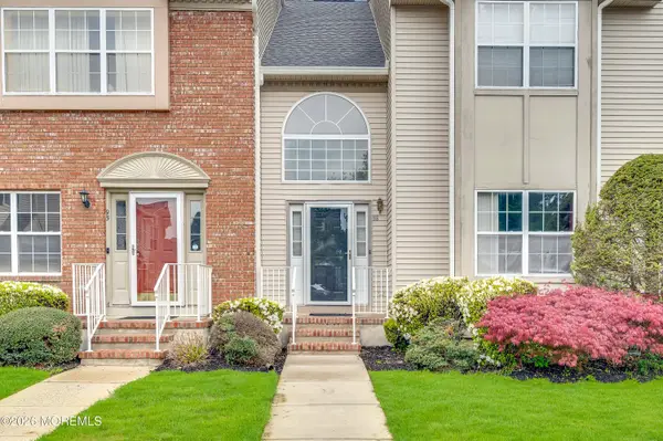 96 Cranbrook Court, Holmdel, NJ 07733