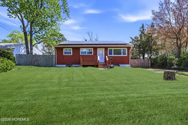 112 Dittmar Drive, Toms River, NJ 08757