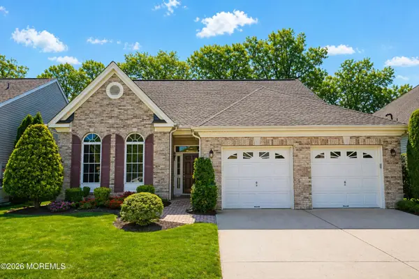 7 Cog Hill Court, Jackson, NJ 08527