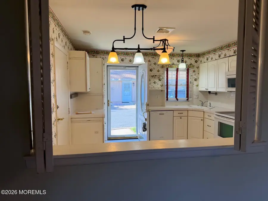 682 New Castle Court #B, Lakewood, NJ 08701 - #3