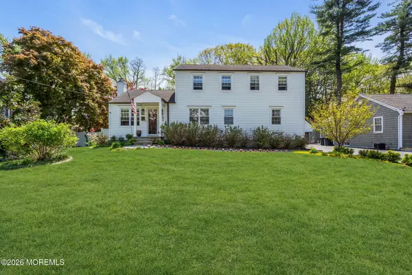 52 Thomas Avenue, Shrewsbury Boro, NJ 07702