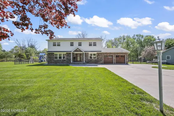 52 Hibernia Way, Freehold, NJ 07728