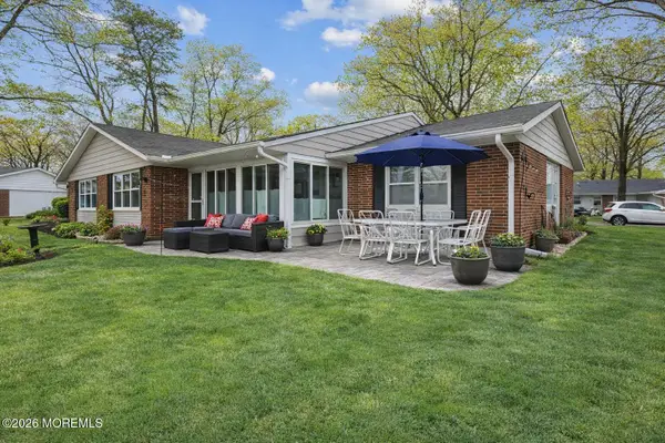 609B Lake Point Drive #B, Lakewood, NJ 08701