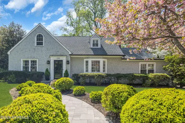 10 Woodland Drive, Fair Haven, NJ 07704